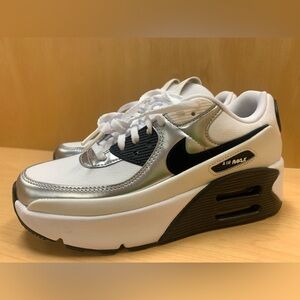 Nike Women's Air Max 90 LV8